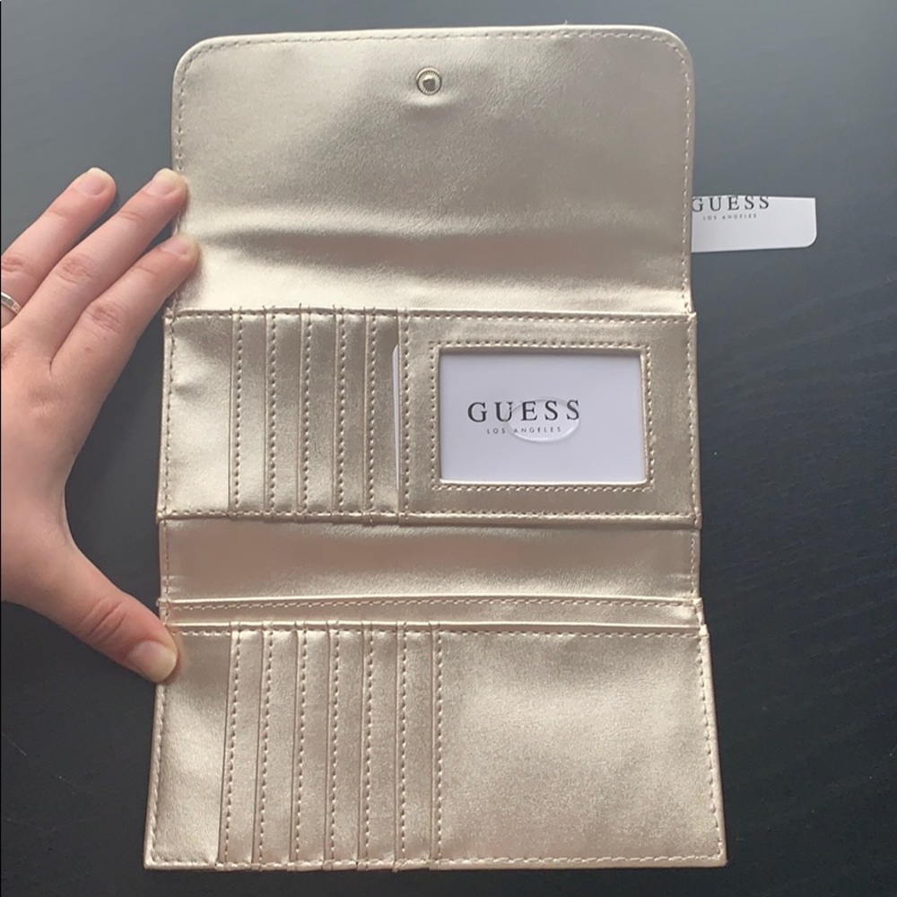 Guess Wallet - Picture 2 of 4